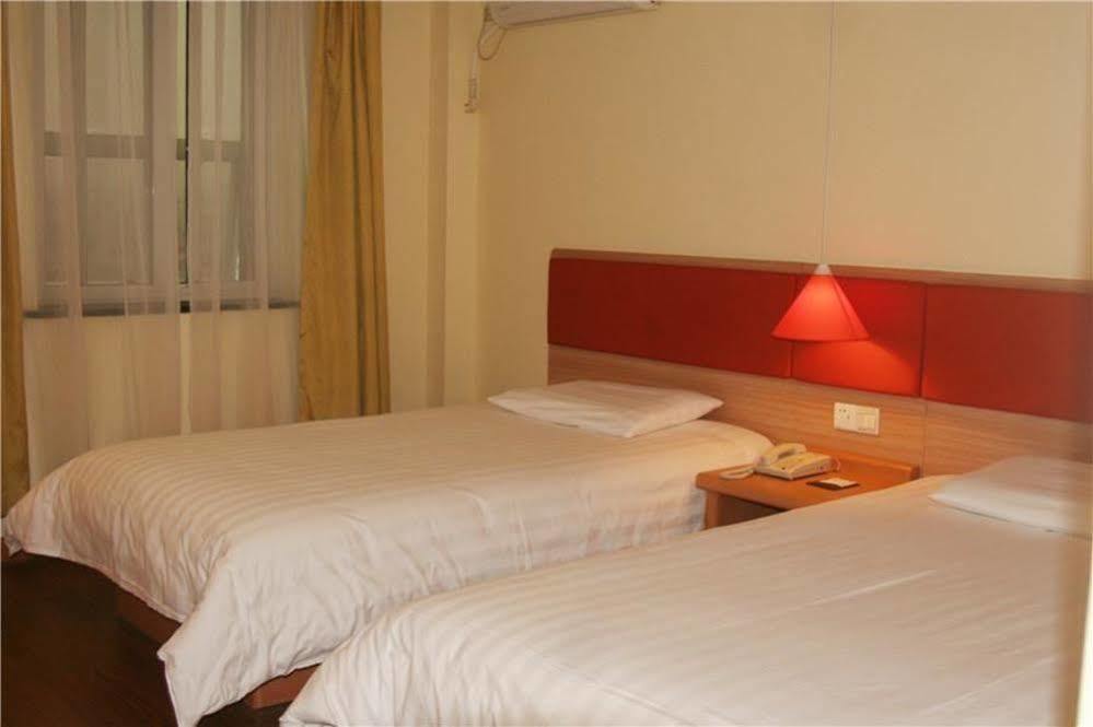 Home Inn Fuqin - Chengdu Bagian luar foto